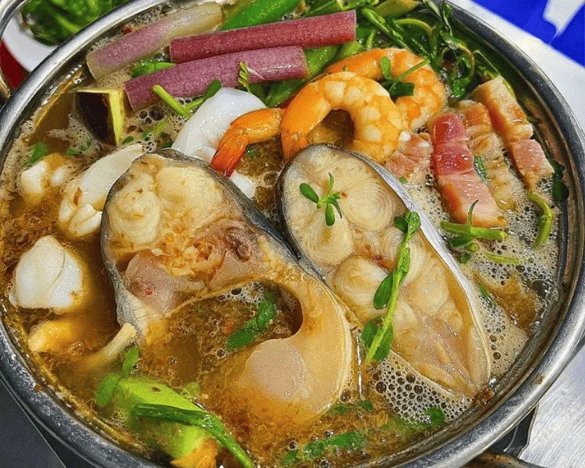 Quán lẩu mắm Cô Chín
